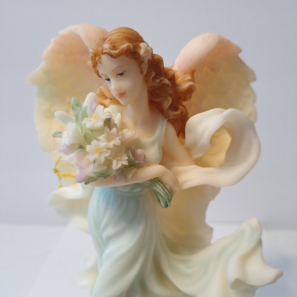 Seraphim Classics Angel Figurine & Base "Lily" 2001 Limited Edition Item# 84242 - Picture 5 of 14